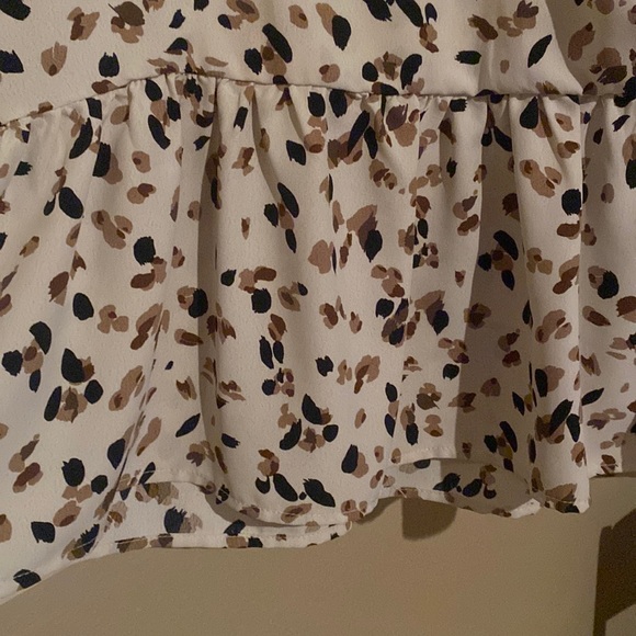 A medium, polyester, Doe and Rae dress shirt with V-neck and ruffled sleeves - Picture 3 of 6